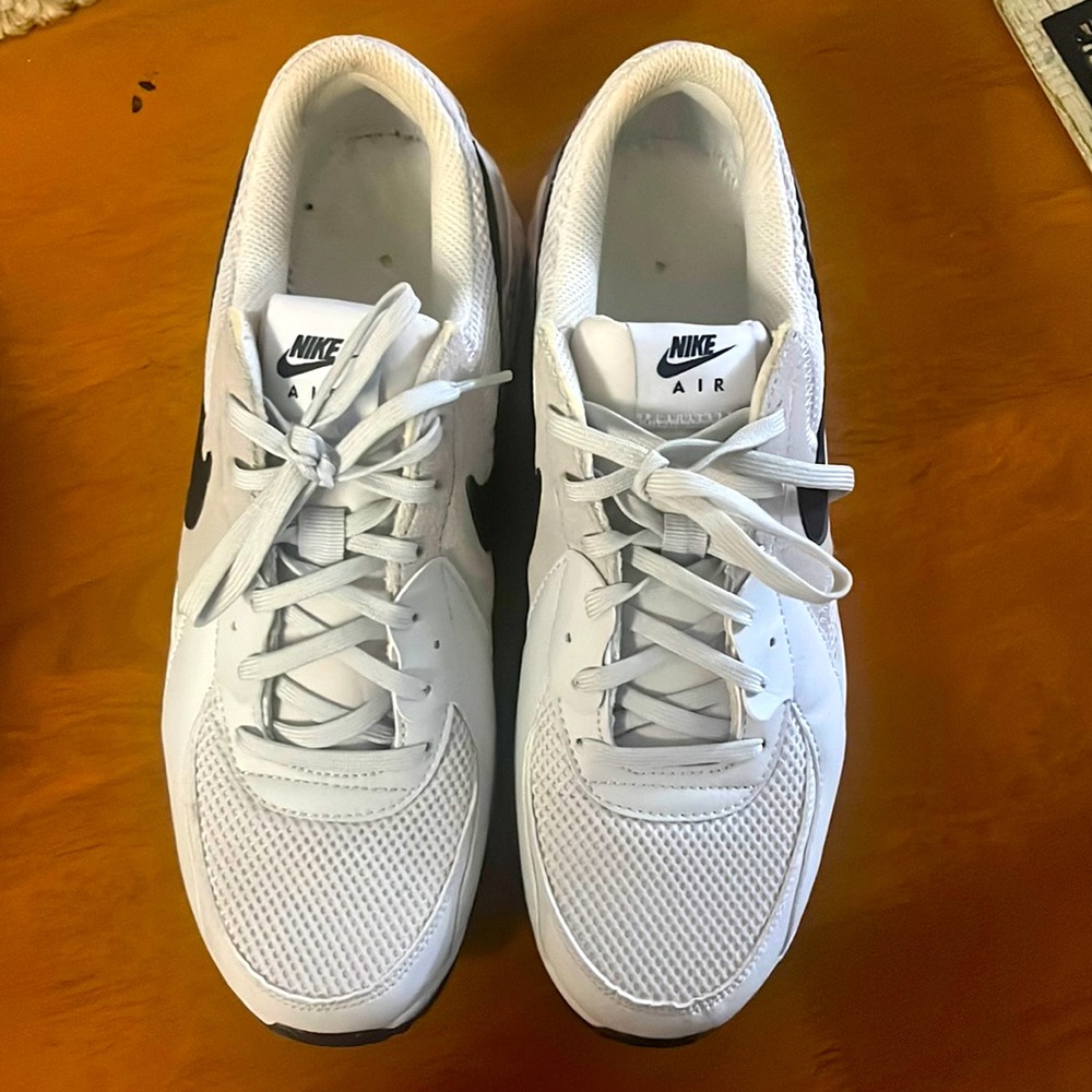Women’s Nike Air Max W-medium